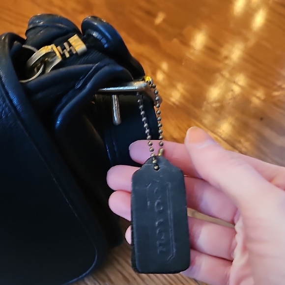 Black Leather Shoulder Bag - Picture 4 of 8